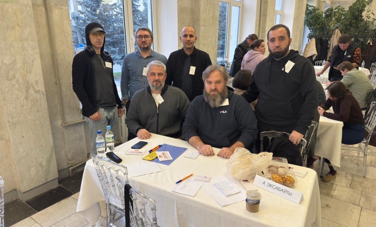 Педагог из ЧР успешно выступил на Всероссийском фестивале «Что? Где? Кавказ!» во Владикавказе