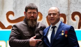 Рамзан Кадыров поздравил коллектив Администрации Главы и Правительства ЧР с 26-й годовщиной