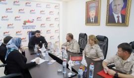Представители Росгвардии встретились с руководителем филиала фонда  «Защитники Отечества» в Грозном