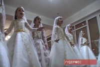 Новые костюмы для юных артисток ансамбля «Нохчо»