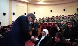 РОФ им. А.-Х. Кадырова передал семьям погибших участников СВО по 500 тысяч рублей