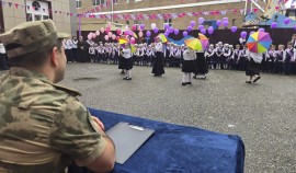 Военнослужащие ОГВ(с) стали почетными гостями линейки ко Дню знаний в Грозном