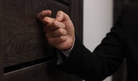 Судебные приставы ЧР сохранили прожиточный минимум более 400 должникам
