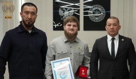 Ахмат Кадыров награждён медалью «100 лет Кыргызскому спорту»