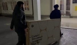 Школы Гудермесского района получили 40 смарт-телевизоров от РОФ им. А.-Х. Кадыров