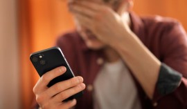 Забытый номер телефона может открыть мошенникам доступ к аккаунтам
