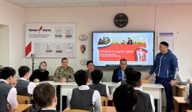 В школах ЧР партия «Единая Россия» провела тематические встречи ко Дню защитника Отечества