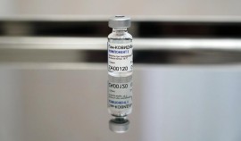 В России вакцина “Спутник V” с доставкой стоит 900 рублей