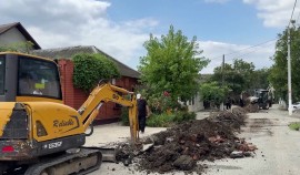 На улице Заболотного в Грозном заменяют более 300 метров водопроводных сетей
