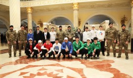 Сотрудники Росгвардии приняли участие мероприятии в Мемориальном комплексе Славы им. А.А. Кадырова| грозный, чгтрк