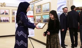 Хадижа Кадырова приняла участие в церемонии открытия выставки конкурса «Жизнь, деленная на граммы»
