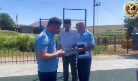 Прокуратура ЧР проверила строительство детской площадки в с. Комарово