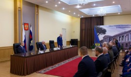 Александр Гуцан представил коллективу своего заместителя Сергея Бажутова