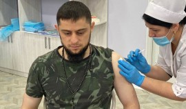 Ахмед Дудаев сделал вакцинацию против COVID-19