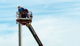 Энергетики «Чеченэнерго» повысили надежность электроснабжения села Новые Атаги