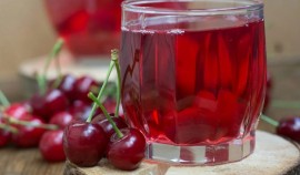 Ученые заявили, что два стакана вишневого сока снижают риск сердечного приступа
