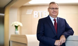 Глава ВТБ: Банки маркетплейсов должны получить равные условия