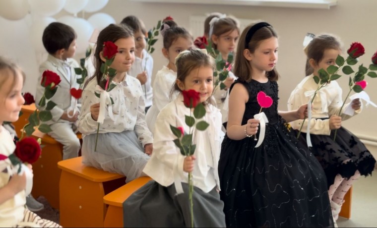 Торжественное мероприятие ко Дню матери прошло в Доме детского творчества Серноводского района