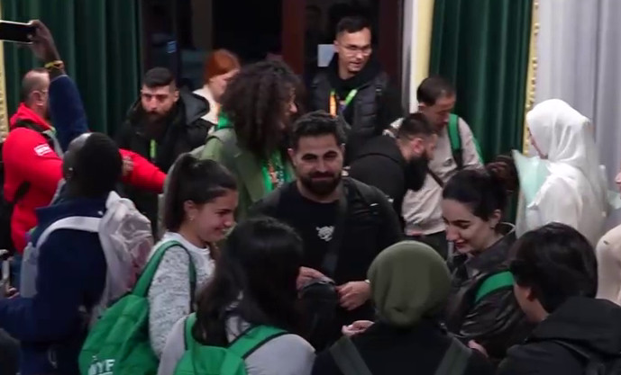 Делегация иностранных участников Всемирного фестиваля молодежи прибыла в Чеченскую Республику