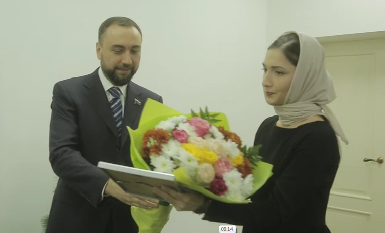 коллектив чгтрк грозный. рамзан кадыров одес байсултанов. валентина савельева чгтрк грозный. луиза айдиева чгтрк грозный. ислам кадыров 2022.