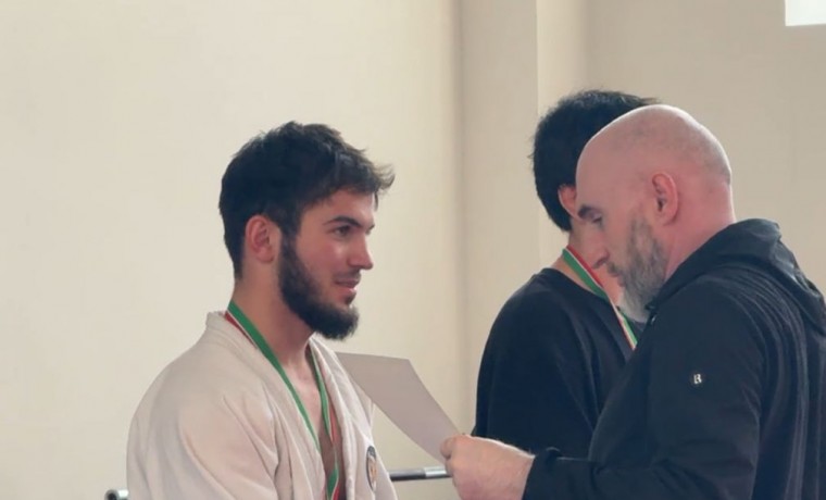 Сотрудник Росгвардии одержал победу на чемпионате по рукопашному бою в Чеченской Республике