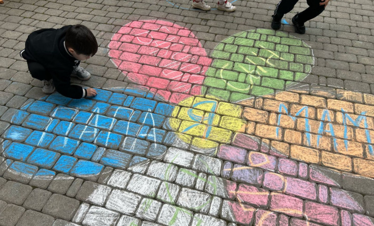 В детских садах Чеченской Республики прошли конкурсы рисунков мелом на асфальте