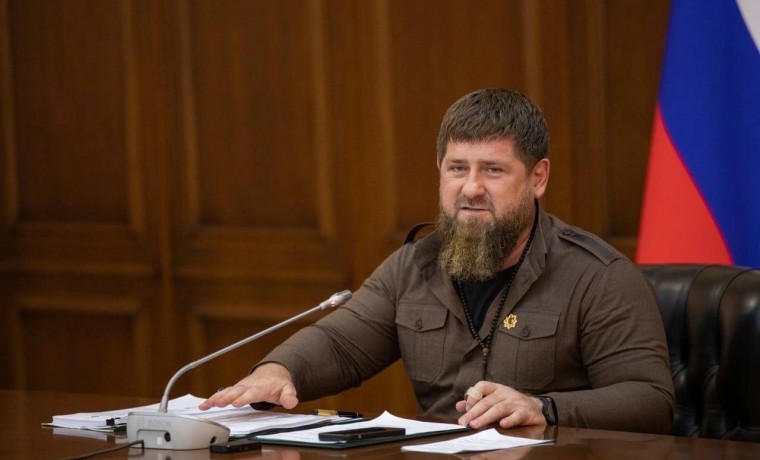 Рамзан Кадыров призвал Запад не дразнить Россию рекламными акциями по снабжению нацистов оружием