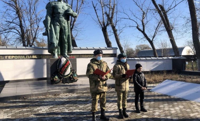 В Грозном посетили памятник Неизвестному Солдату