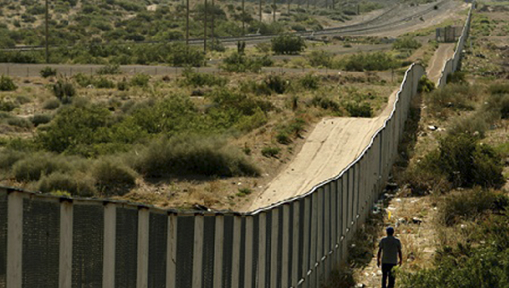 Турция на границе с Сирией построила 300-километровую стену