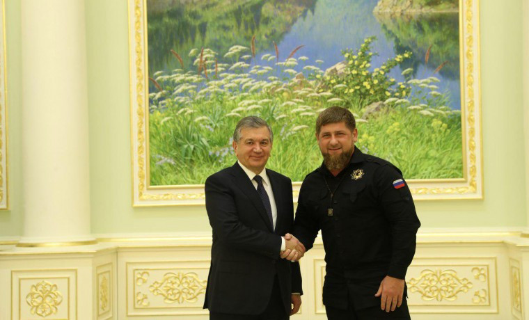 Рамзан Кадыров поздравил президента Узбекистана Шавката Мирзиёева с днем рождения