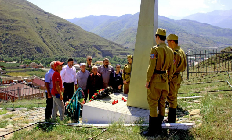 В ЧР открыли мемориальную доску погибшим в годы ВОВ бойцам внутренних войск