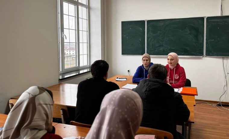 Чеченские молодогвардейцы и активисты «Волонтерской Роты» провели встречу со студентами