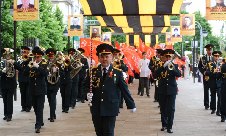 Музыканты Росгвардии приняли участие в праздничных мероприятиях ко Дню Победы в Грозном