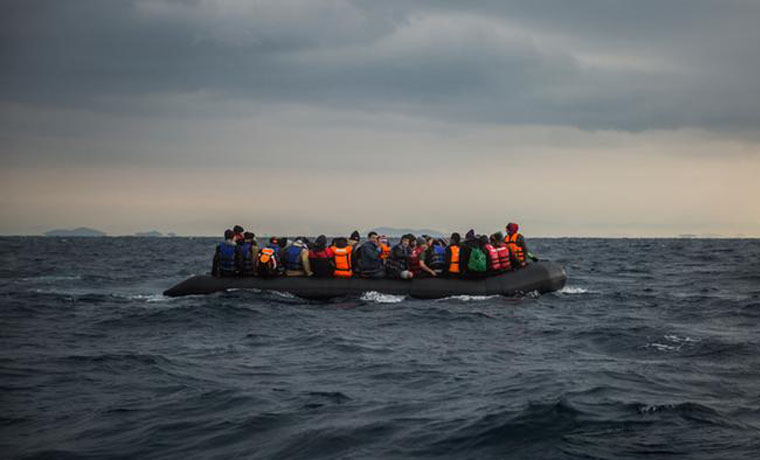 НАТО начинает борьбу с контрабандистами мигрантов