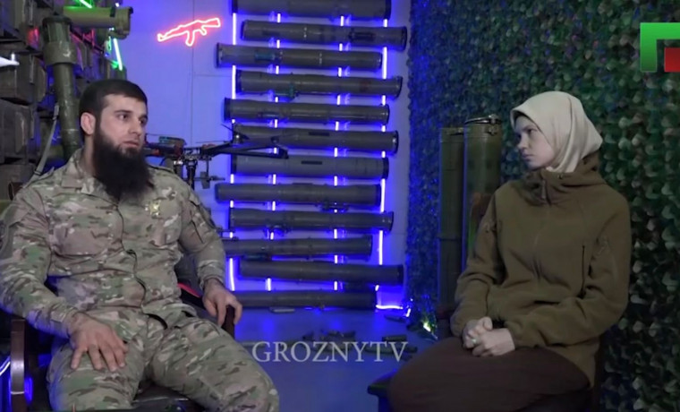 Офицер ОМОН «АХМАТ-1» стал гостем телерубрики «Герои СВО» на ЧГТРК «Грозный»