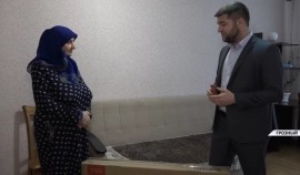 Преданной зрительнице ЧГТРК "Грозный" подарили новый телевизор